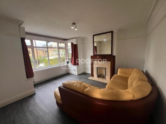 4 bed House to rent in leeds