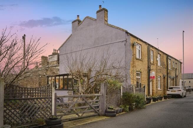 3 bed End of Terrace for sale in pudsey