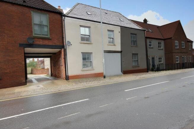 3 bed Terraced for sale