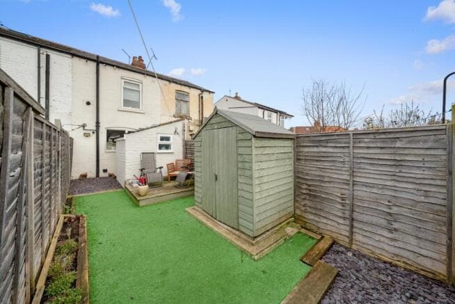 2 bed Terraced for sale in harrogate
