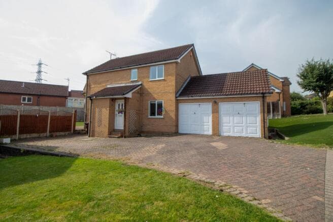 4 bed Detached to rent