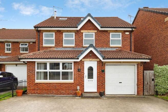 6 bed Detached for sale