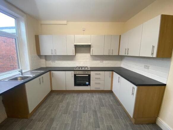 2 bed Terraced to rent