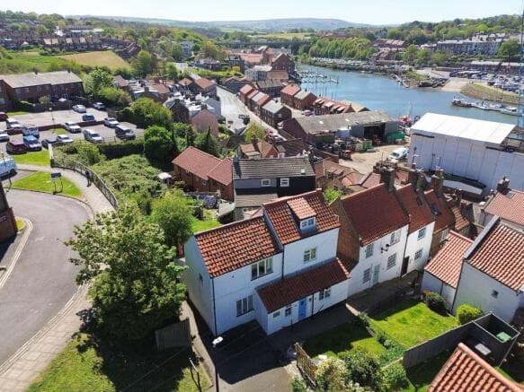 2 bed End of Terrace for sale in whitby