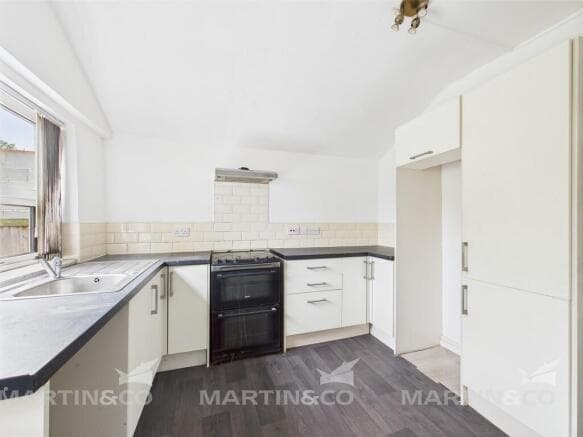 4 bed Semi-Detached for sale in doncaster