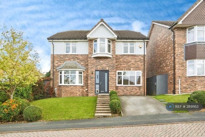 4 bed Detached to rent in leeds