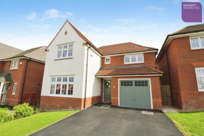 4 bed Detached for sale