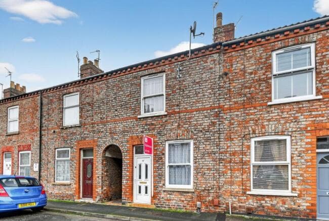 2 bed Terraced for sale in york