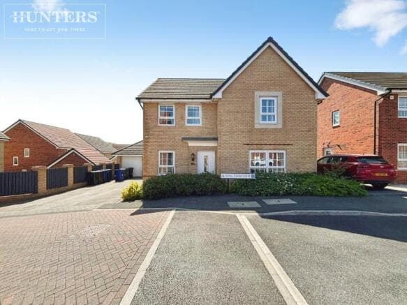 4 bed Detached for sale