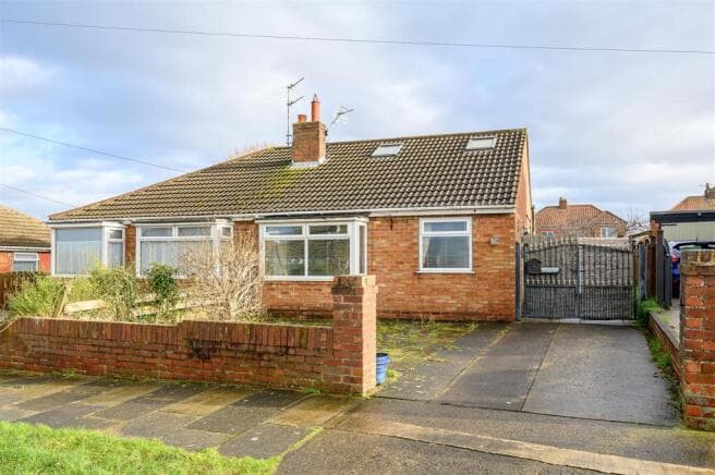 3 bed Semi-Detached Bungalow for sale in york