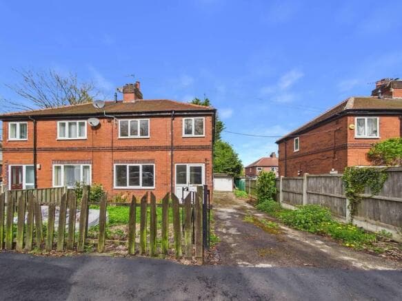 3 bed Semi-Detached for sale in pontefract