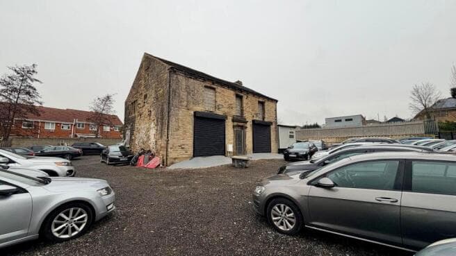 Land to rent in dewsbury