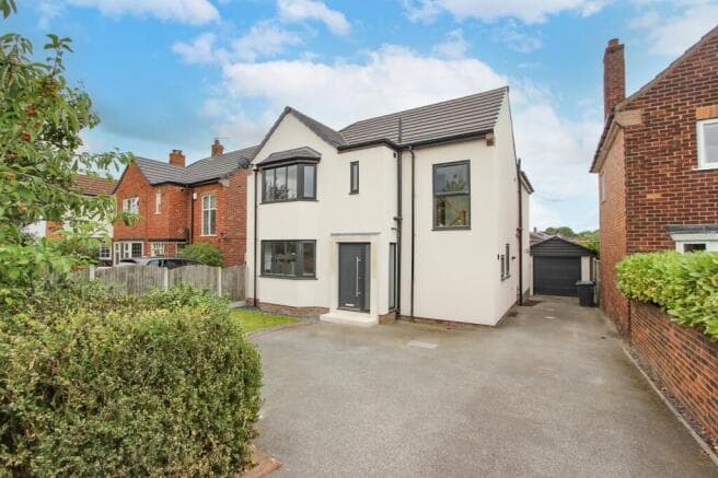 4 bed Detached for sale