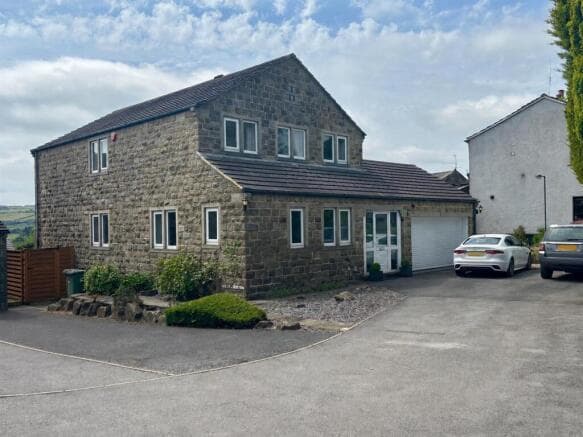 5 bed Detached for sale in bradford