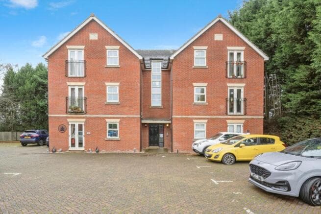 2 bed Flat for sale