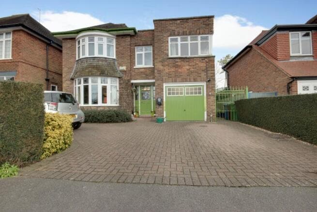 4 bed Detached for sale