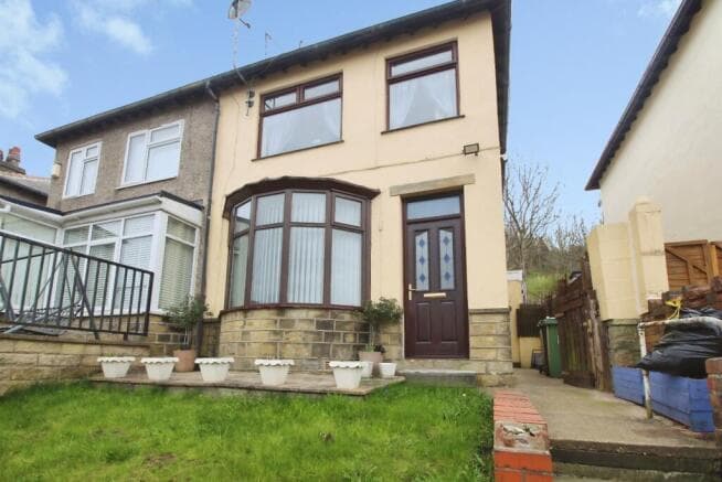 2 bed Semi-Detached for sale in huddersfield