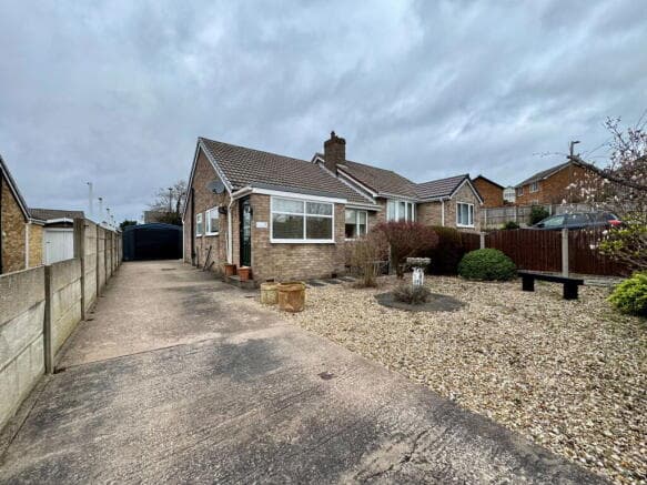 2 bed Semi-Detached for sale