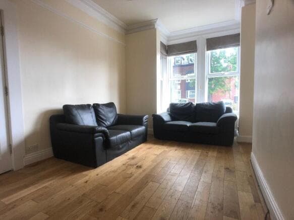 5 bed Terraced to rent in leeds
