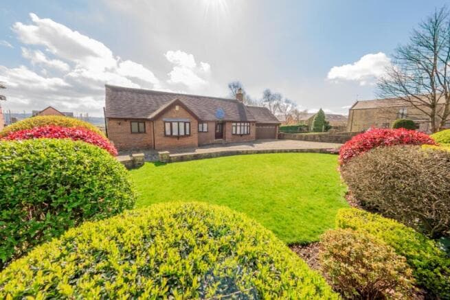 3 bed Bungalow for sale in leeds
