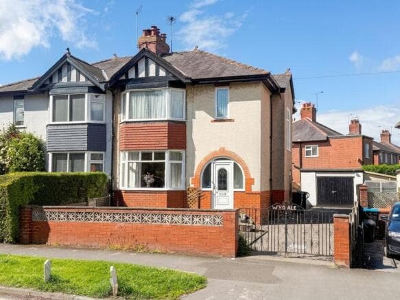 3 bed Semi-Detached for sale