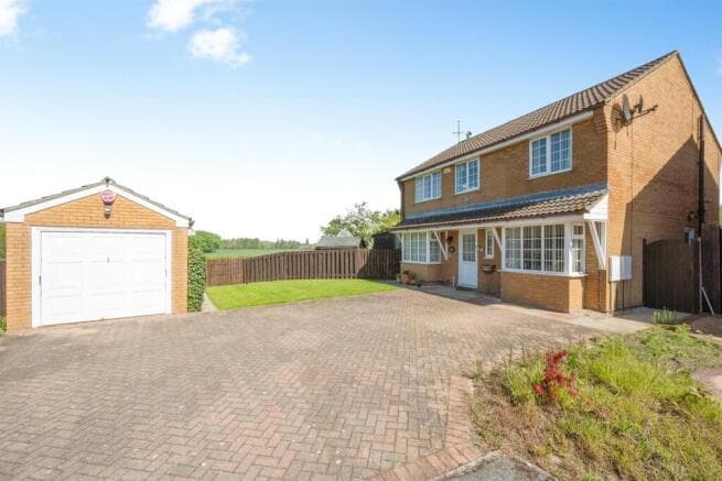 4 bed Detached for sale