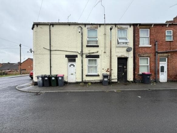 Studio to rent in rotherham