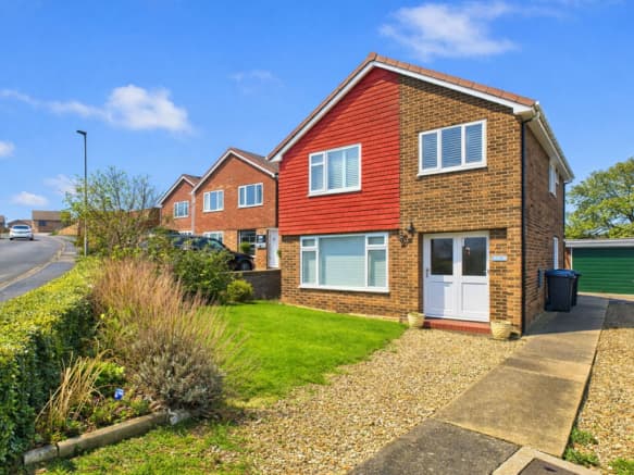 4 bed Detached for sale