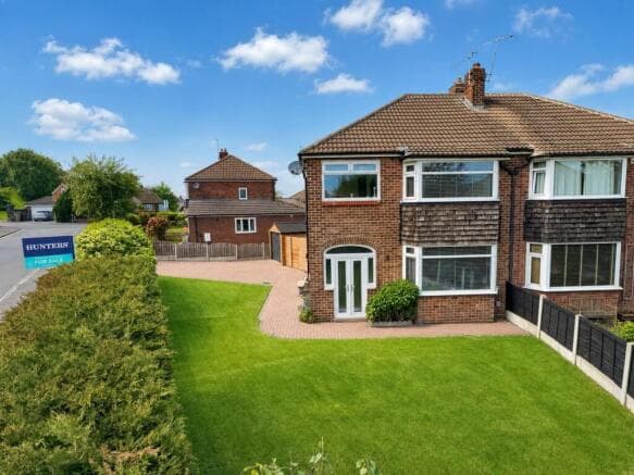 3 bed Semi-Detached for sale in leeds
