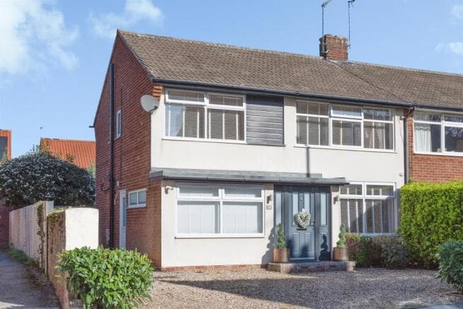 3 bed Semi-Detached for sale