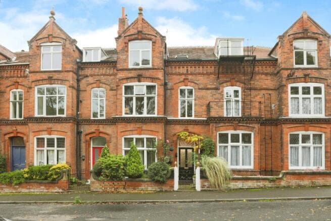6 bed Terraced for sale in scarborough