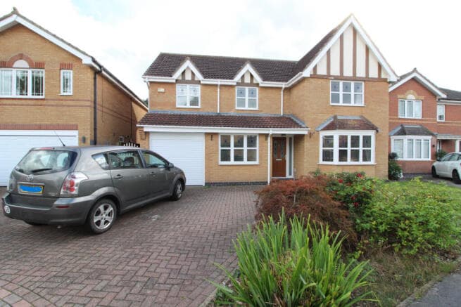 5 bed Detached to rent