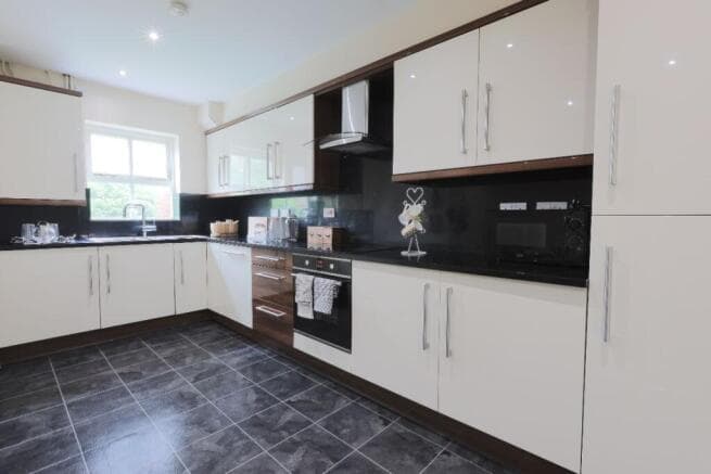 5 bed Terraced to rent in sheffield