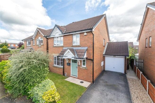 4 bed Detached for sale in leeds