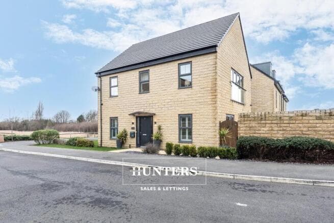 4 bed Detached for sale