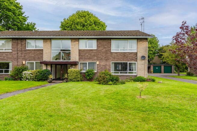 2 bed Ground Flat for sale