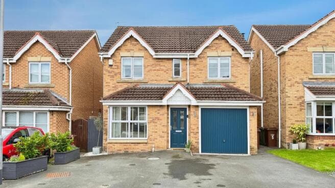 4 bed Detached for sale