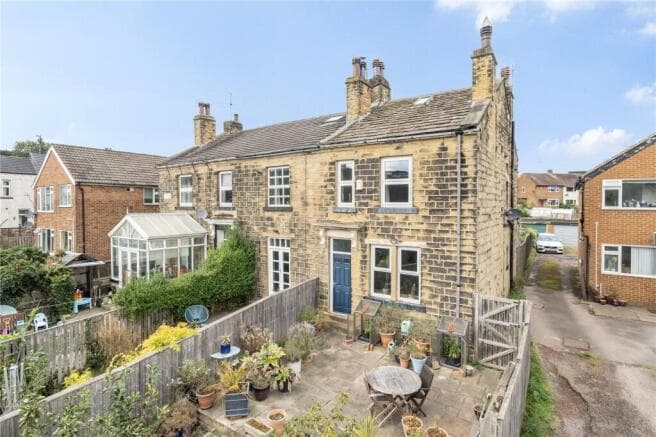 2 bed End of Terrace for sale in pudsey