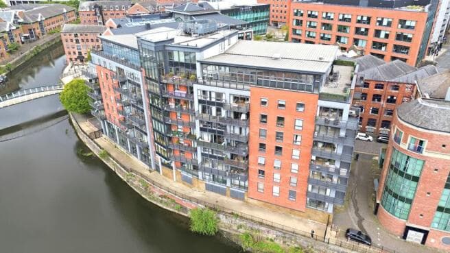 2 bed Apartment for sale in leeds