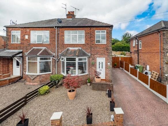 3 bed Semi-Detached to rent in batley