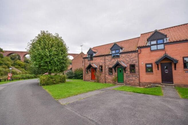 2 bed Cottage for sale in whitby