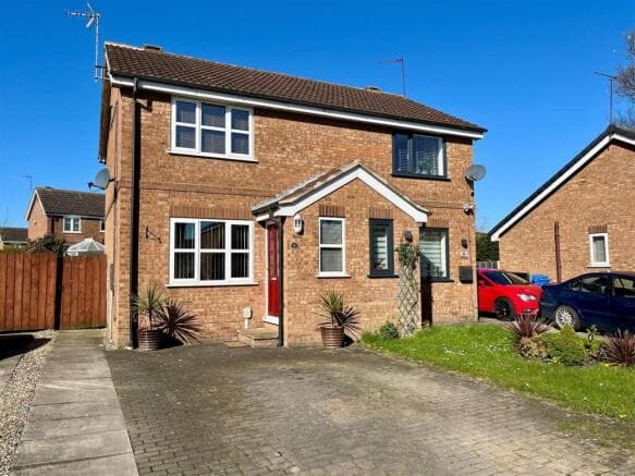 2 bed Semi-Detached for sale in beverley