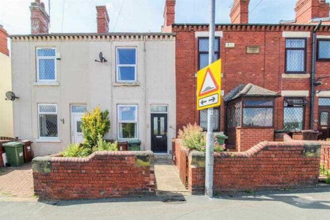 2 bed Terraced for sale in wakefield