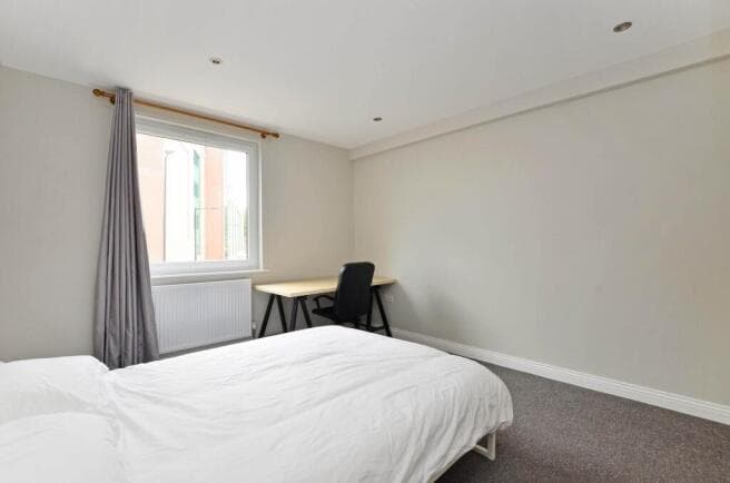 4 bed Flat to rent