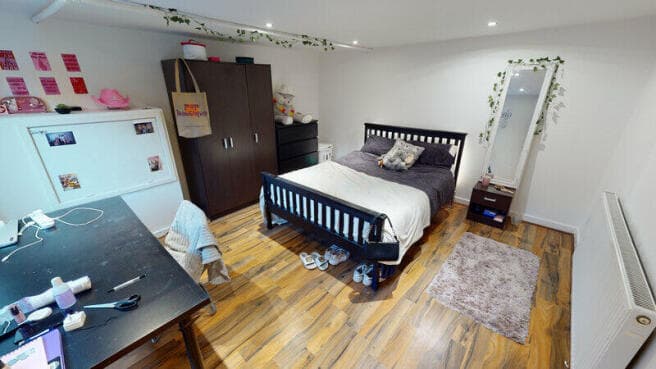 6 bed Terraced to rent in leeds