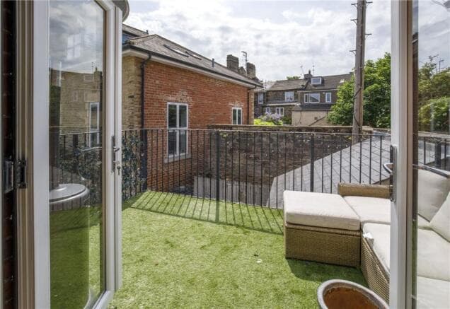 2 bed Semi-Detached to rent in harrogate