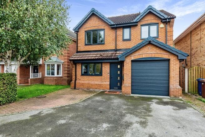 4 bed Detached for sale
