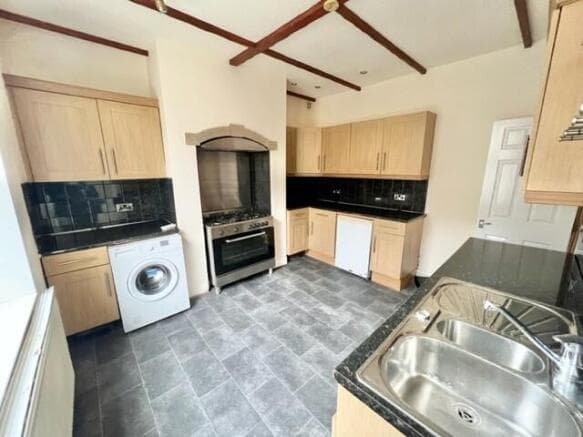 3 bed House to rent in halifax