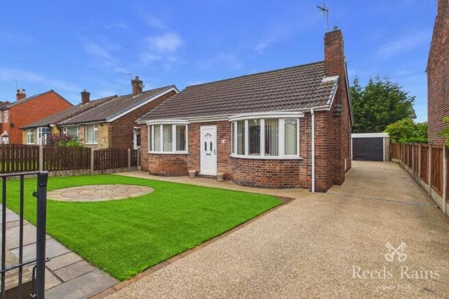 2 bed Bungalow for sale in pontefract