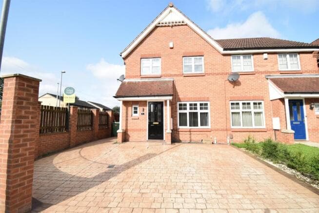 3 bed Semi-Detached to rent in wakefield